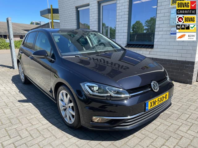 Volkswagen Golf 1.0 TSI Highline / PDC V+A / Navigatie / Telefoon / Carplay / Schuifdakl / Add. Cruise / Climate controle