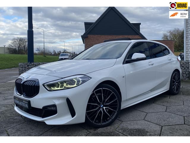 BMW 1 Serie 118i High Executive M-sport/ Pano/ H&K/ VC/ Shadow/ Privacy