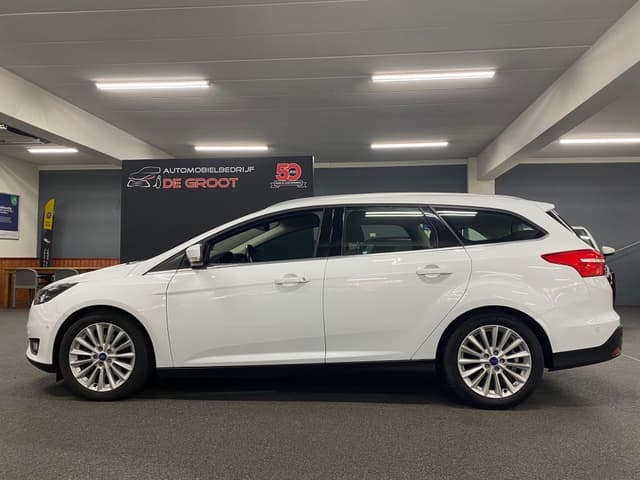 Ford Focus Wagon 1.5 Titanium/ NL-auto/ Trekhaak El. wegklapbaar/ Apple carplay/ Android
