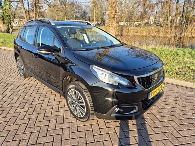 Peugeot 2008 1.2 PureT. Blue Lion